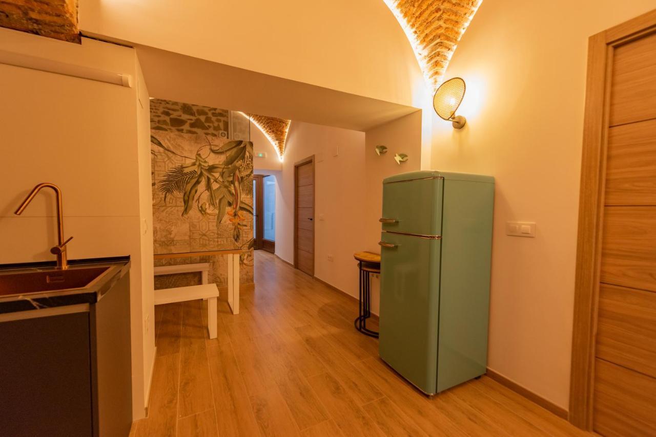 Appartamento Galarza Deluxe Casa Xvi-Xvii Parking Privado Gratis Caces Esterno foto