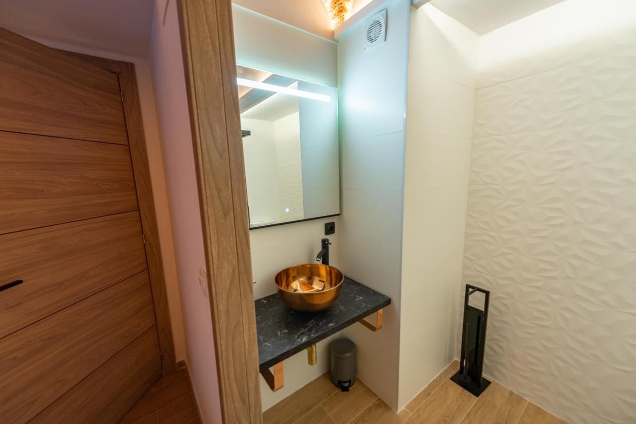 Appartamento Galarza Deluxe Casa Xvi-Xvii Parking Privado Gratis Caces Esterno foto
